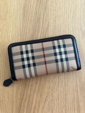 Burberry Long Zippy Wallet